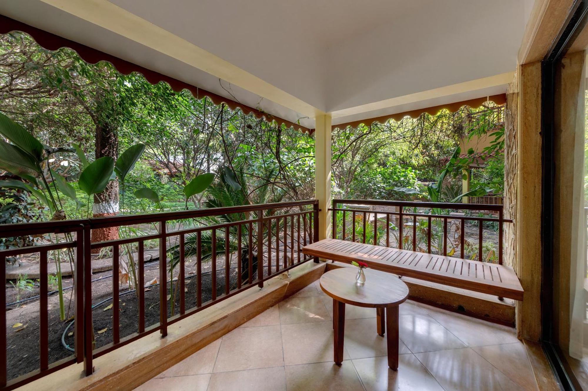 The Fern Gir Forest Resort, Sasan Gir - A Fern Crown Collection Resort Buitenkant foto